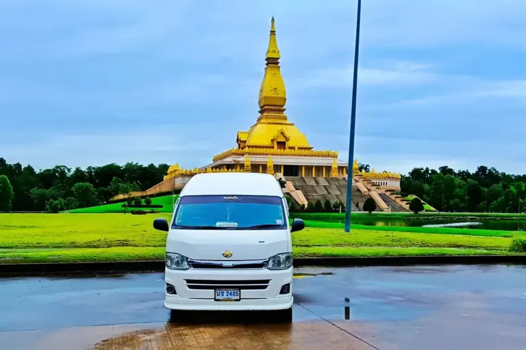 รถตู้พร้อมให้บริการในพื้นที่จังหวัดร้อยเอ็ด